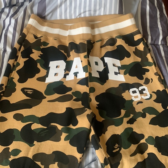Never been worn bape had them since 2018 great condition 10/10